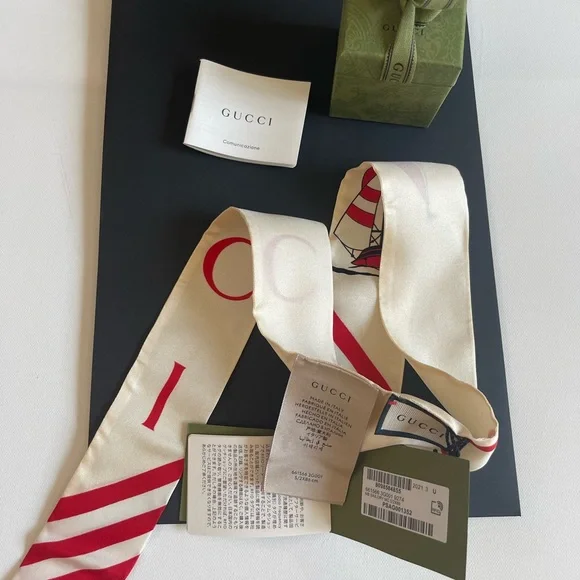 Authentic NEW GUCCI Gucci print Silk Neck Bow - Picture 9 of 9